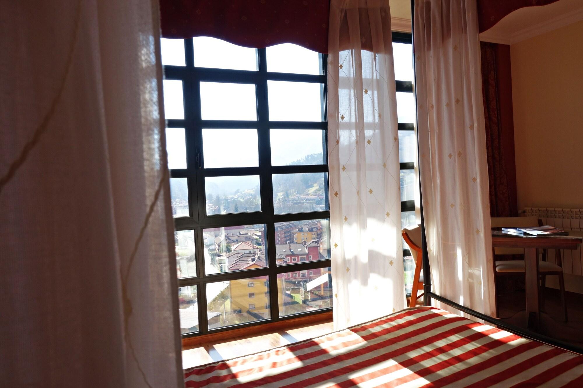 Hotel Mirador De La Cepada Onís Buitenkant foto