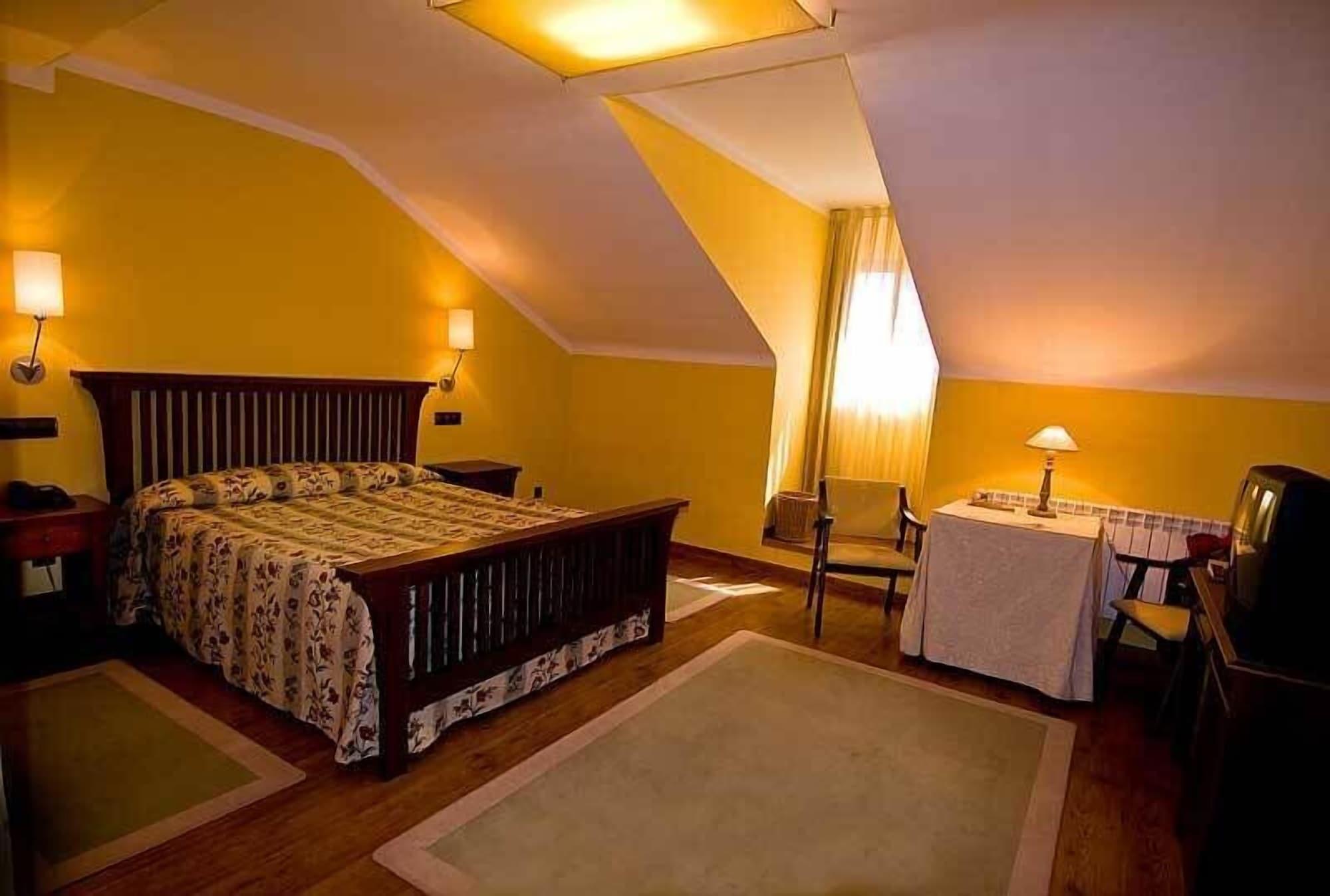Hotel Mirador De La Cepada Onís Buitenkant foto